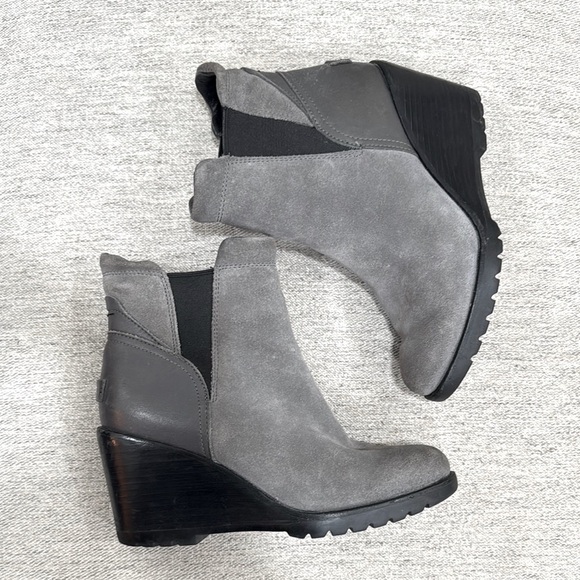 Sorel Shoes - Sorel After Hours Wedge Boots with Elastic Panels